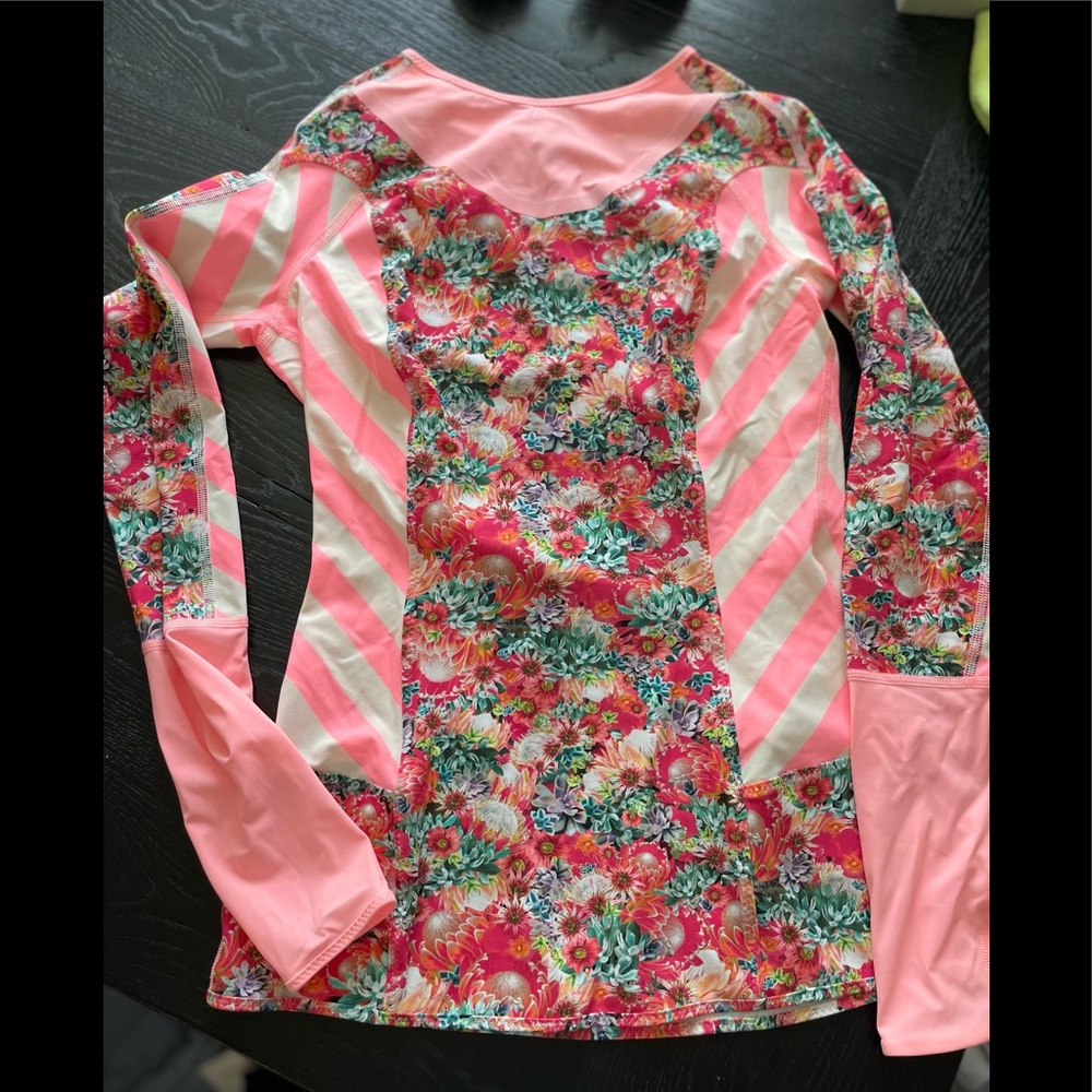Lululemon long sleeve rash guard top